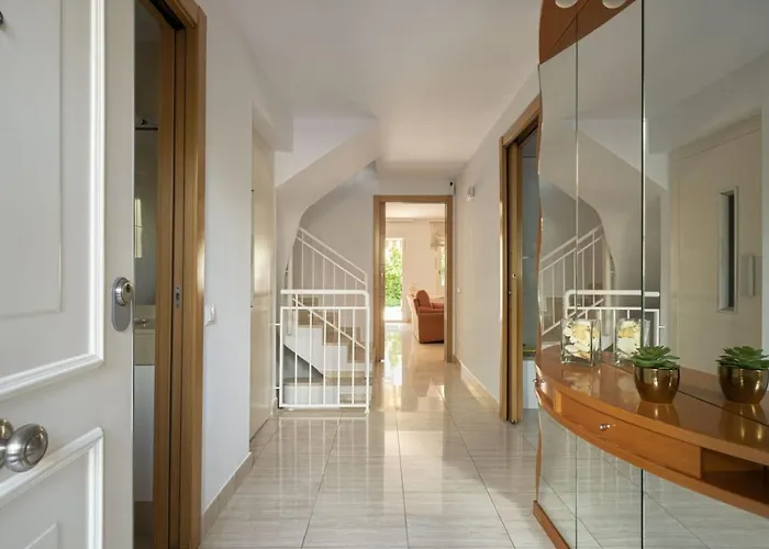 Semesterbostad Luxury Gran Via 2