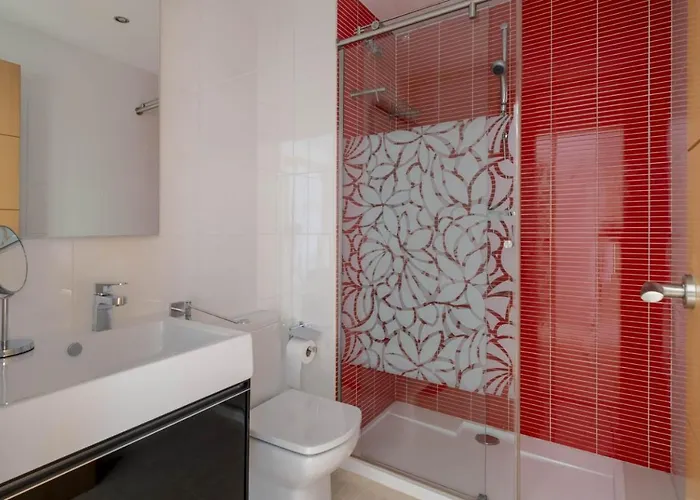 Semesterbostad Luxury Gran Via 2 *