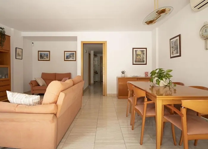 Semesterbostad Luxury Gran Via 2 *
